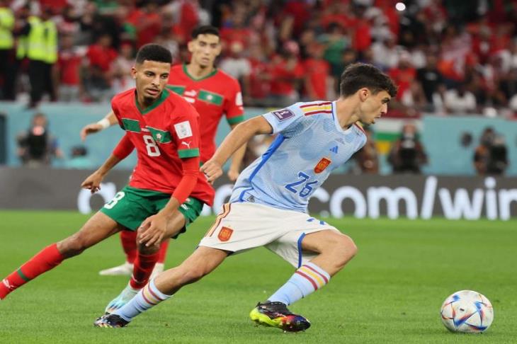 "العشب لم يكن جيدا".. لورينتي يكشف سبب سقوط إسبانيا أمام المغرب في كأس العالم